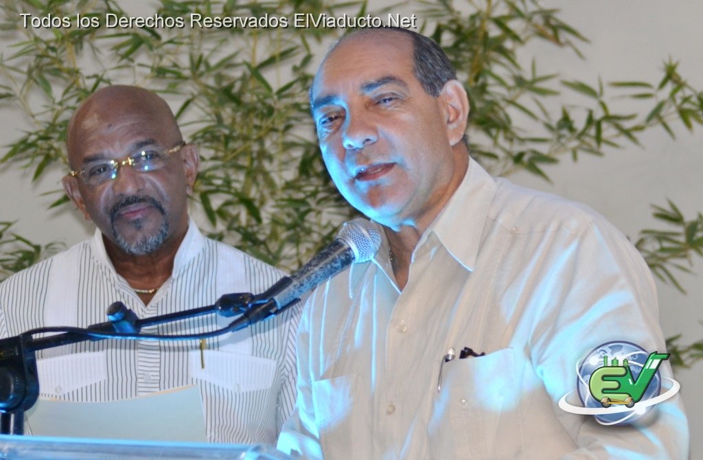 Gobernador de Espaillat Diloné Ovalles Ofrece palabras en lanzamiento RIVV